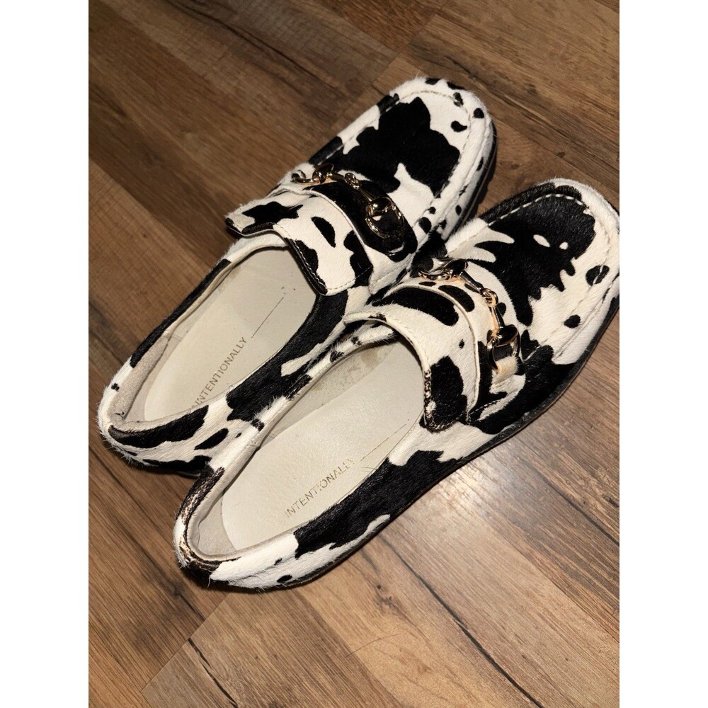 NWOT Intentionally Cow Print Haircalf Loafers Gold Horsebit Lug Sole Women’s 8